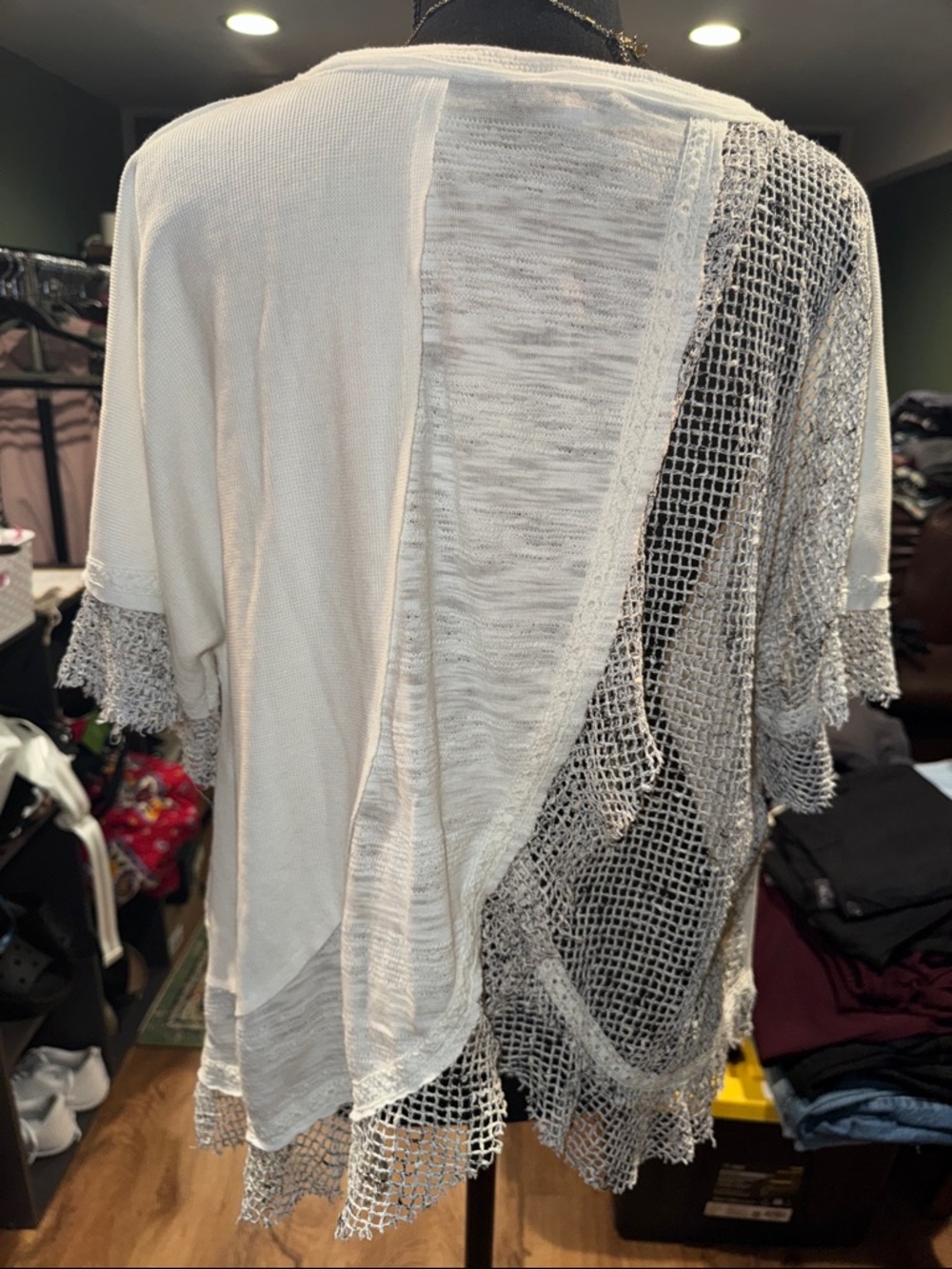 POL Openwork V Neck Half Sleeve top Sz M - Picture 2 of 11